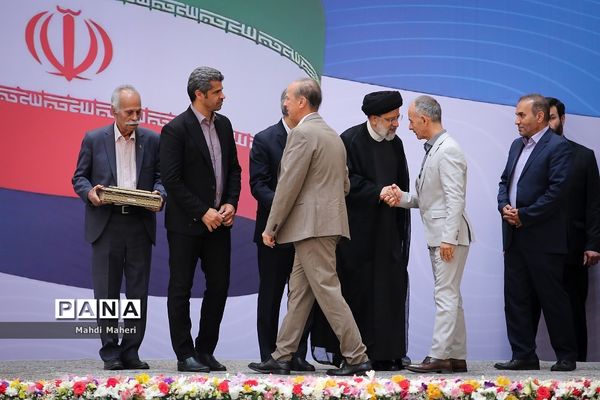 مراسم تجلیل از مدال‌آوران و قهرمانان ورزشی