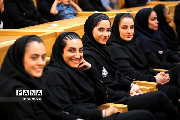 مراسم تجلیل از مدال‌آوران و قهرمانان ورزشی