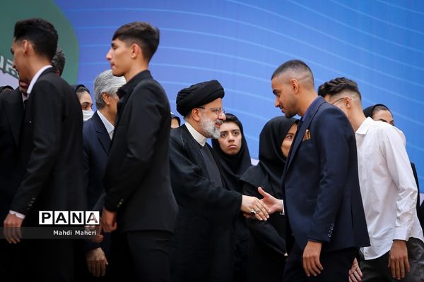 مراسم تجلیل از مدال‌آوران و قهرمانان ورزشی