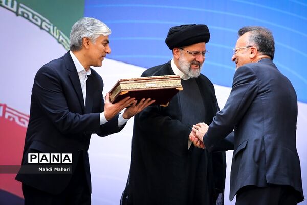 مراسم تجلیل از مدال‌آوران و قهرمانان ورزشی