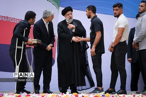 مراسم تجلیل از مدال‌آوران و قهرمانان ورزشی