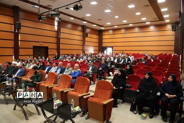 جلسه شورای اداری شهرستان بهارستان