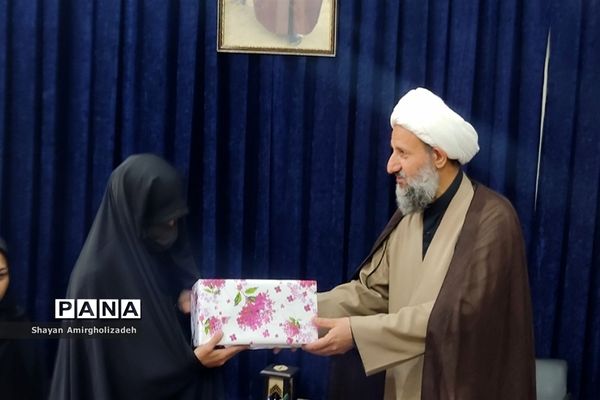 مراسم تجلیل و تقدیر از روحانیون طرح امین شهرستان‌قرچک