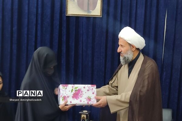 مراسم تجلیل و تقدیر از روحانیون طرح امین شهرستان‌قرچک