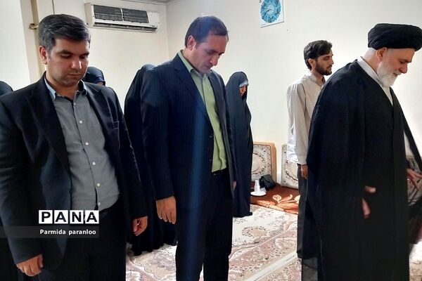 آیین تجلیل از روحانیون امین و ائمه جماعات مدارس ناحیه 2 بهارستان