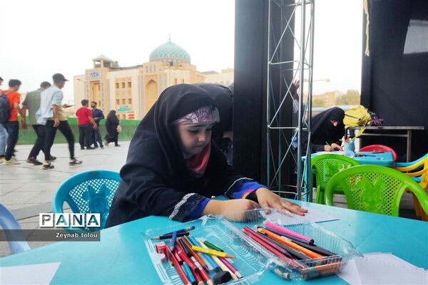 نوجوانان مشهدی خادم زائران و مجاوران امام مهربانی‌ها