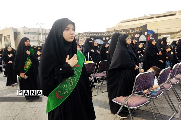 نوجوانان مشهدی خادم زائران و مجاوران امام مهربانی‌ها