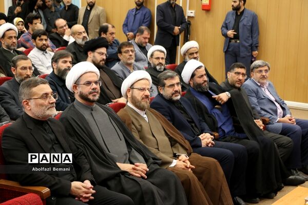 تقدیر از برگزیدگان دومین سوگواره بین‌المللی ملت امام حسین(ع) در قم