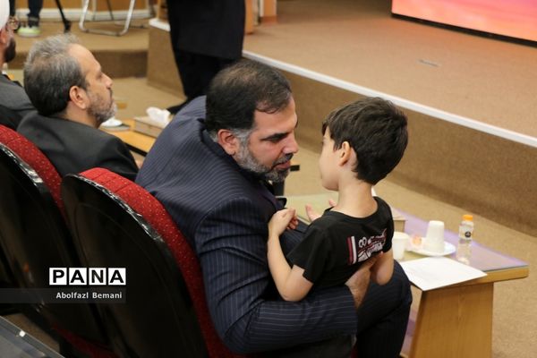 تقدیر از برگزیدگان دومین سوگواره بین‌المللی ملت امام حسین(ع) در قم