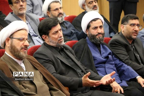 تقدیر از برگزیدگان دومین سوگواره بین‌المللی ملت امام حسین(ع) در قم