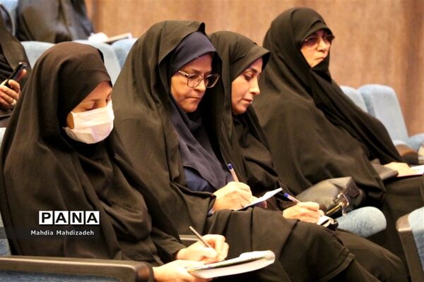 جلسه علمی تخصصی مدیران مدارس در آموزش و پرورش ناحیه ۶ مشهد
