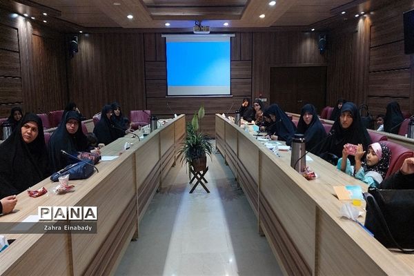 نشست هم‌اندیشی مربیان تربیتی طرح امین مدارس آموزش و پرورش ملارد