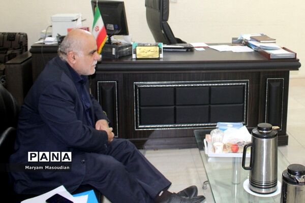نشست بخشدار مرکزی  بوشهر با مسئول ورزش روستایی و بازی‌های بومی محلی