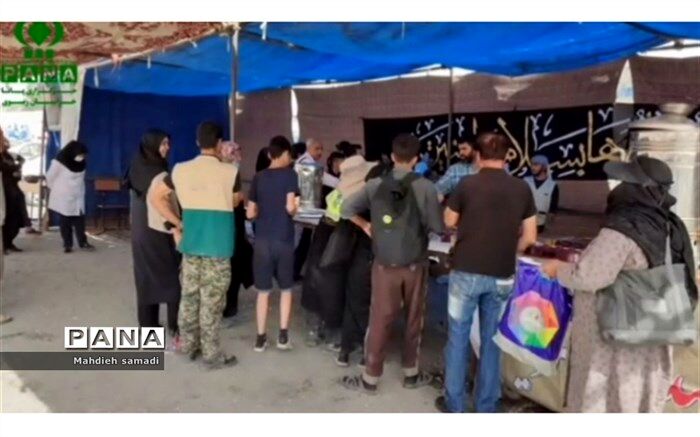 مراسم استقبال از زائران پیاده مشهد در موکب آموزشگاه اخوت تبادکان/فیلم