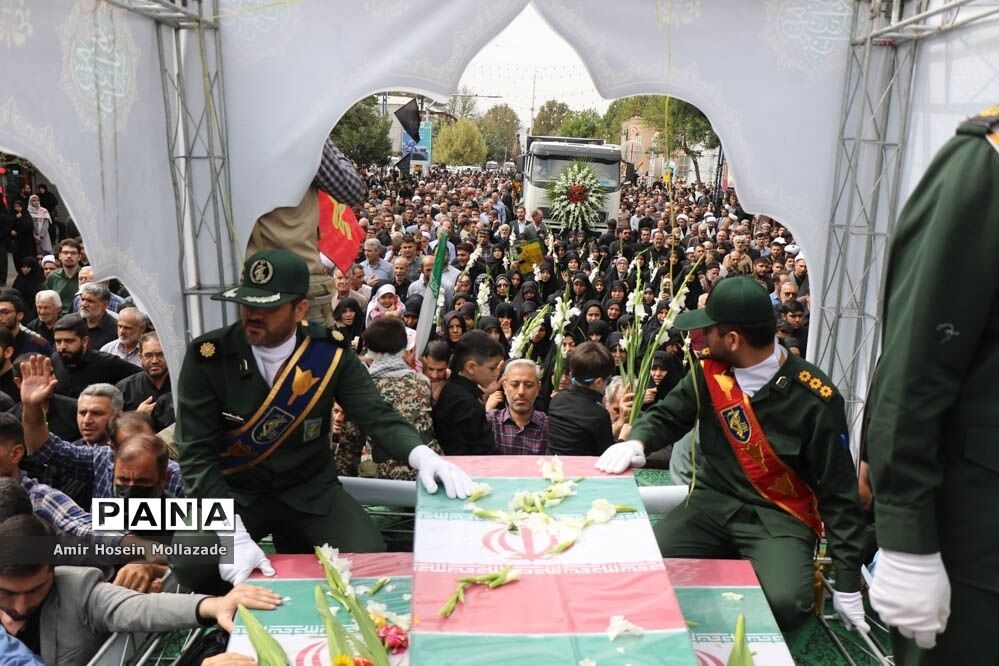 استقبال مردم ارومیه از 24 شهید تازه تفحص شده