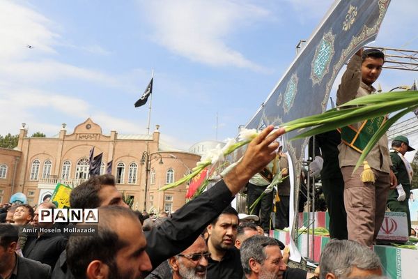 استقبال مردم ارومیه از 24 شهید تازه تفحص شده