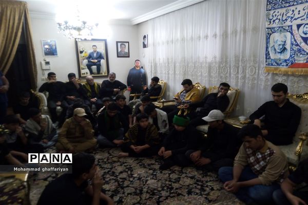 دیدار کاروان پیاده بسیج دانش‌آموزی با مادر شهید  «دانیال رضازاده»