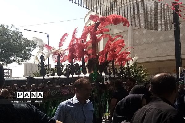 عزاداری مردم مشهد در دهه پایانی صفر