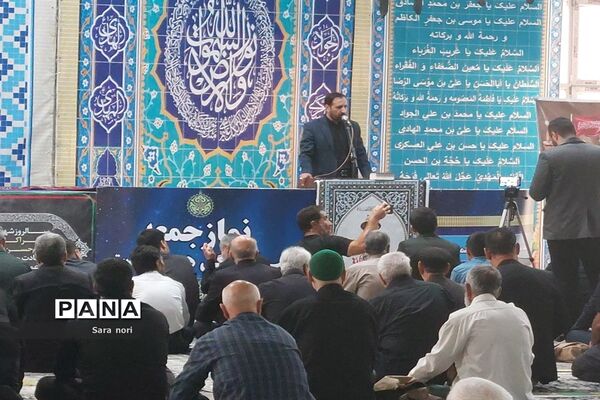 حضور مدیر آموزش و پرورش شهرستان قدس در نماز جمعه