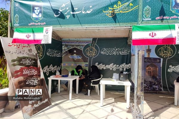 بازدید رئیس آموزش و پرورش ناحیه ۶ از غرفه‌های خدمت‌رسانی به زائران حرم مطهر رضوی