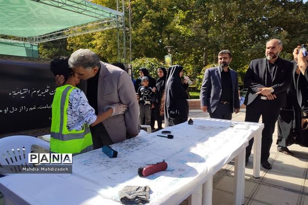 بازدید رئیس آموزش و پرورش ناحیه ۶ از غرفه‌های خدمت‌رسانی به زائران حرم مطهر رضوی