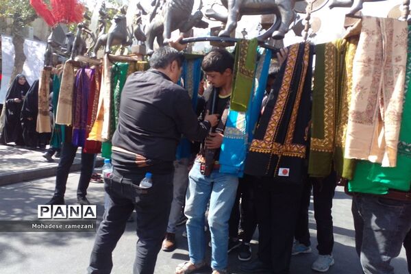 عزاداری زائران و مجاوران رضوی
