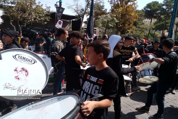 عزاداری زائران و مجاوران رضوی