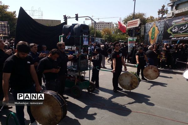 عزاداری زائران و مجاوران رضوی