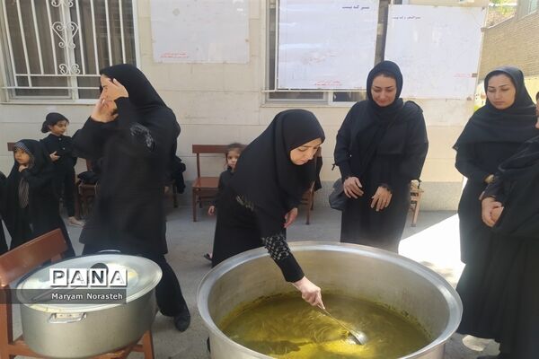 برپایی طرح گام‌های عاشقی در دبستان خدیجه مصلی نژاد منطقه تبادکان
