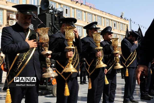 دسته عزاداری خادمان حرم خواهر در سوگ شهادت برادر
