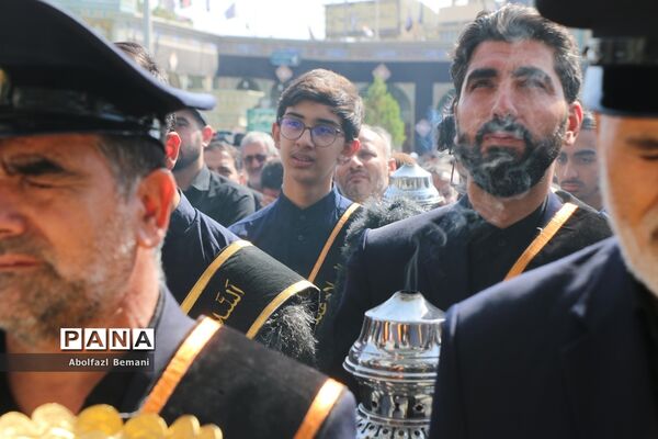 دسته عزاداری خادمان حرم خواهر در سوگ شهادت برادر