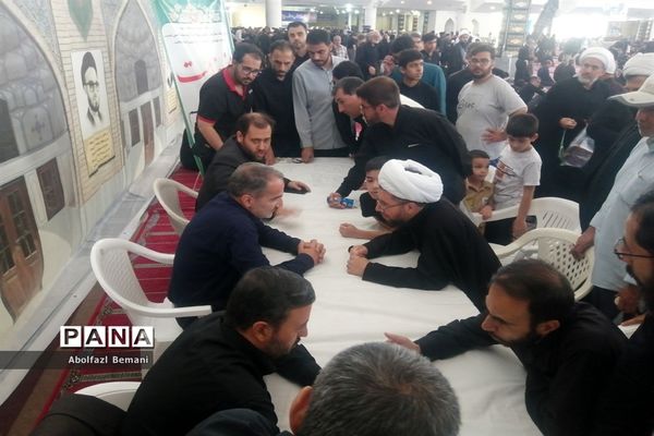 میز خدمت آموزش و پرورش قم در نماز جمعه