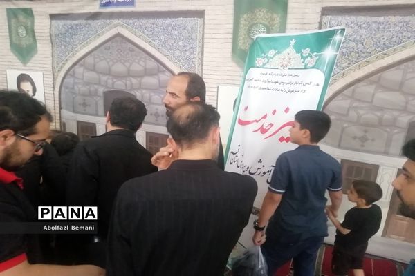 میز خدمت آموزش و پرورش قم در نماز جمعه