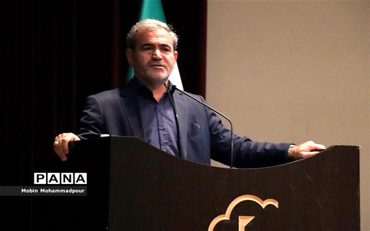 نقش بسزای مدیران مدارس در ساخت آینده‌ای بهتر برای جامعه