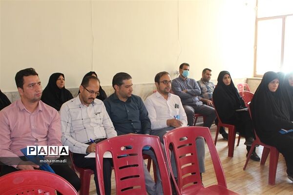 آموزش و ارتقاءتوانمندی‌های منابع انسانی معاونت پرورشی و فرهنگی