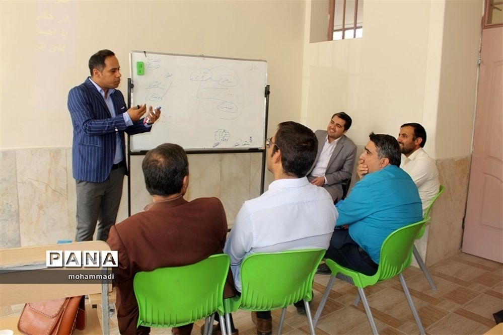 آموزش و ارتقاءتوانمندی‌های منابع انسانی معاونت پرورشی و فرهنگی