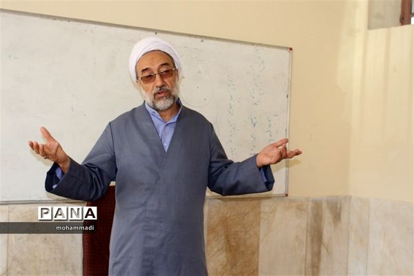 آموزش و ارتقاءتوانمندی‌های منابع انسانی معاونت پرورشی و فرهنگی