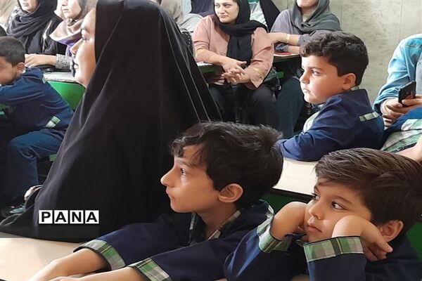 استقبال از ماه مهر در دبستان‌های قائمشهر