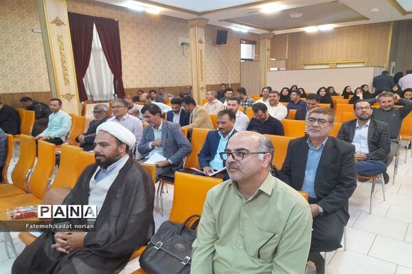 جلسه مدیران مدارس آموزش و پرورش منطقه تبادکان با محوریت پروژه مهر و بازگشایی مدارس