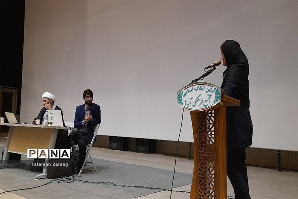 همایش فرماندهان واحدهای پوینده و پیشگام مسئولان واحد‌های بسیج دانش‌آموزی