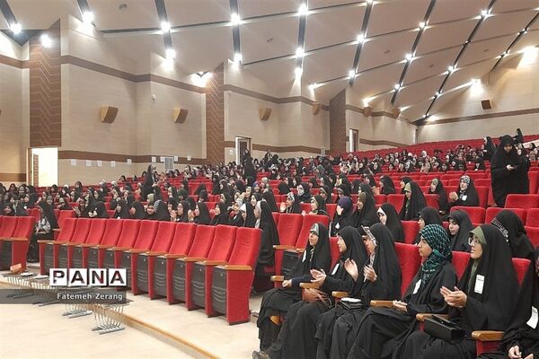 همایش فرماندهان واحدهای پوینده و پیشگام مسئولان واحد‌های بسیج دانش‌آموزی