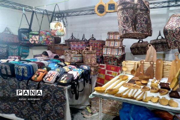 نمایشگاه پاییزه در قائمشهر