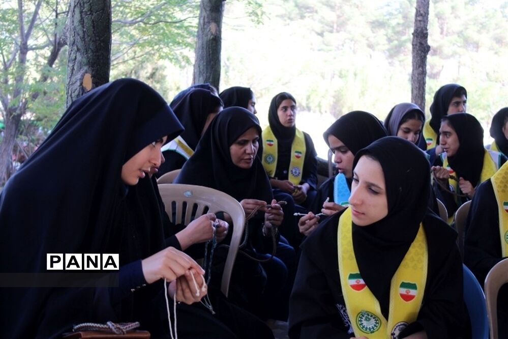 کلاس‌های آموزشی مهارتی. اردوی یاور‌مربیان عضو سازمان دانش‌آموزی استان اصفهان