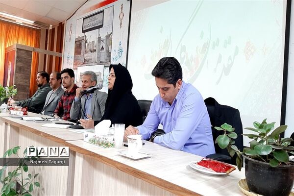 جلسه هم‌اندیشی مدیران مدارس شهرستان مه‌ولات در محل سالن بصیرت