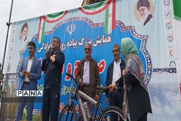 همایش بزرگ پیاده‌روی خانوادگی به‌مناسبت گرامیداشت هفته دفاع مقدس