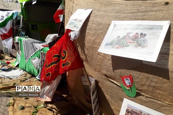 نمایشگاه هفته دفاع‌مقدس در مصلی شهرستان رباط‌کریم