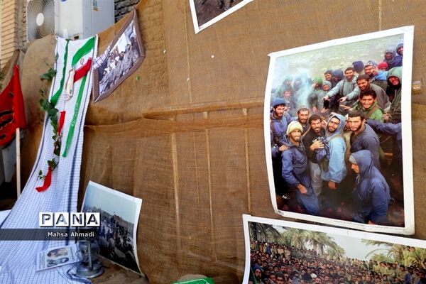 نمایشگاه هفته دفاع‌مقدس در مصلی شهرستان رباط‌کریم