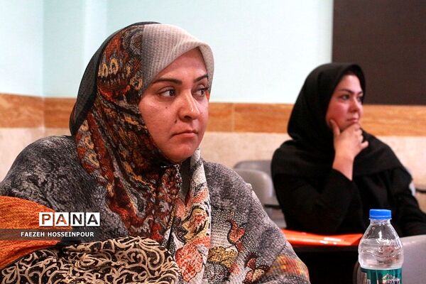 برگزاری کلاس فلسفه و منطق در نشست تخصصی همراهان فصل صعود بهارستان‌2