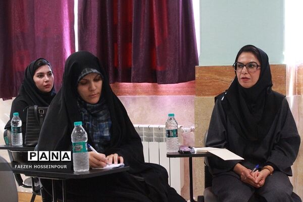 برگزاری کلاس فلسفه و منطق در نشست تخصصی همراهان فصل صعود بهارستان‌2