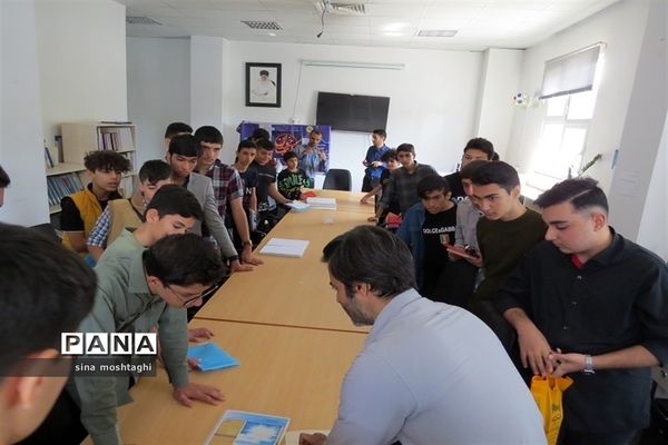 مرحله استانی ششمین دوره جشنواره کتابخوانی